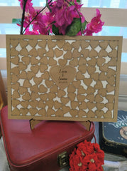 Libro de firmas con corazones