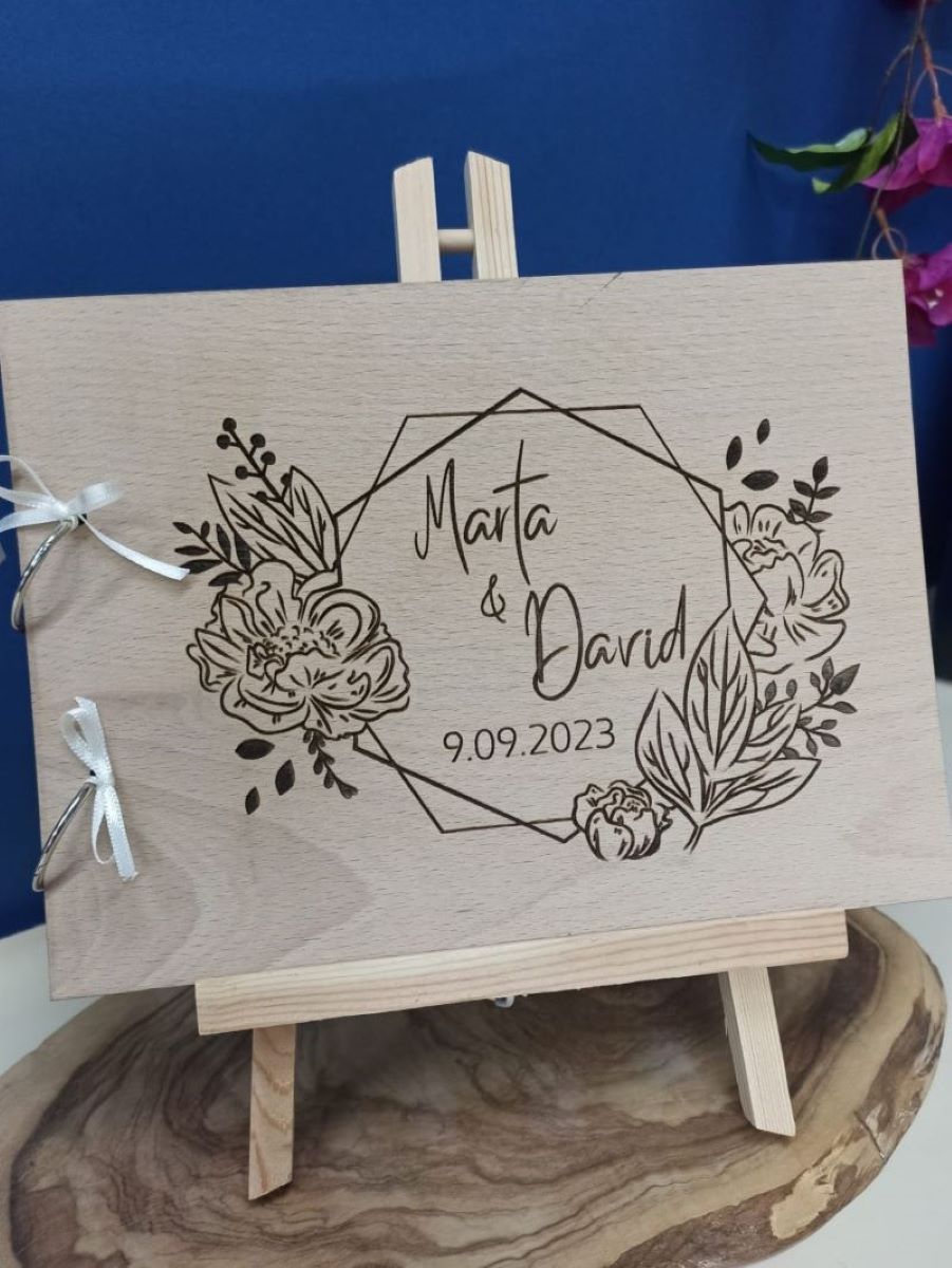 Álbum de fotos de madera